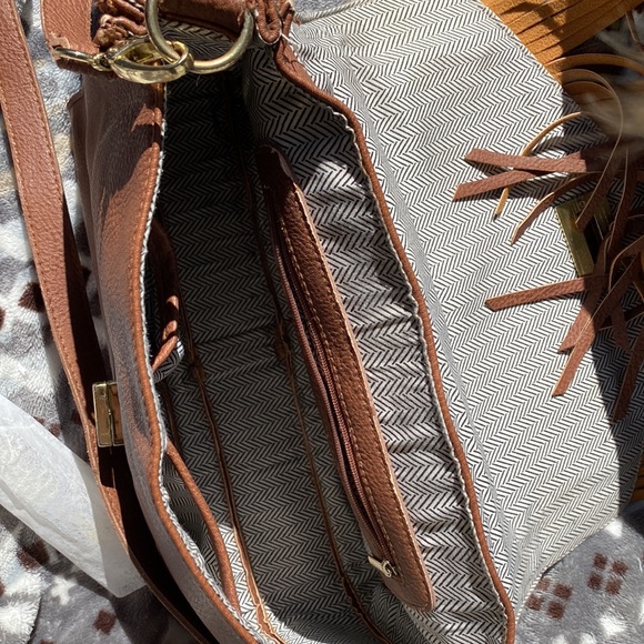 Steve Madden Turn Lock Fringe Purse - Picture 6 of 8